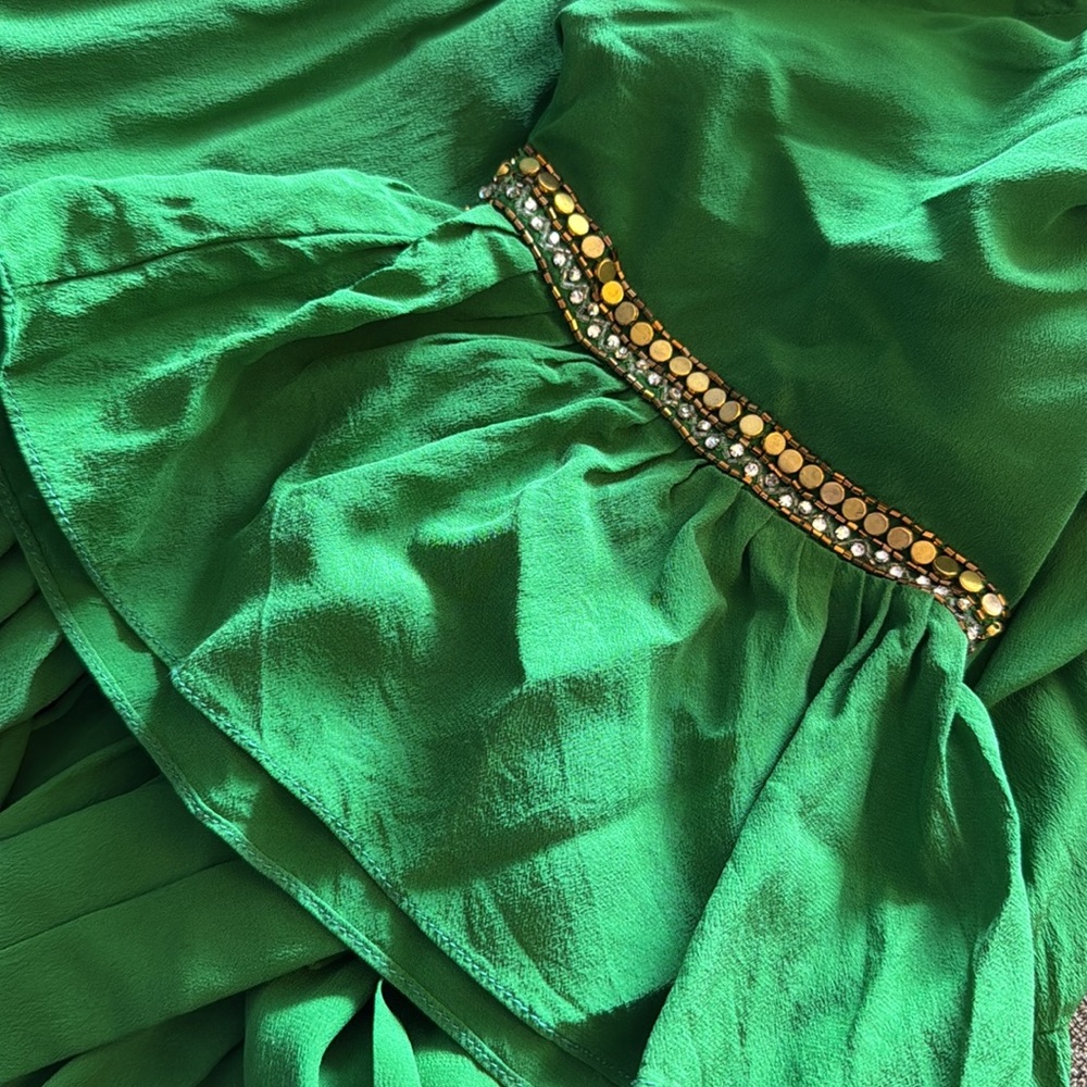 Elegant Green Tiered Dress - Picture 3 of 5